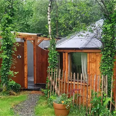 Unique Retreat Sleeps 2 With Hot Tub & Pets Ok *