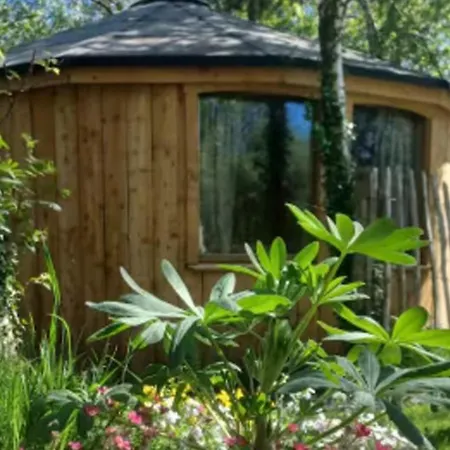 Unique Retreat Sleeps 2 With Hot Tub & Pets Ok